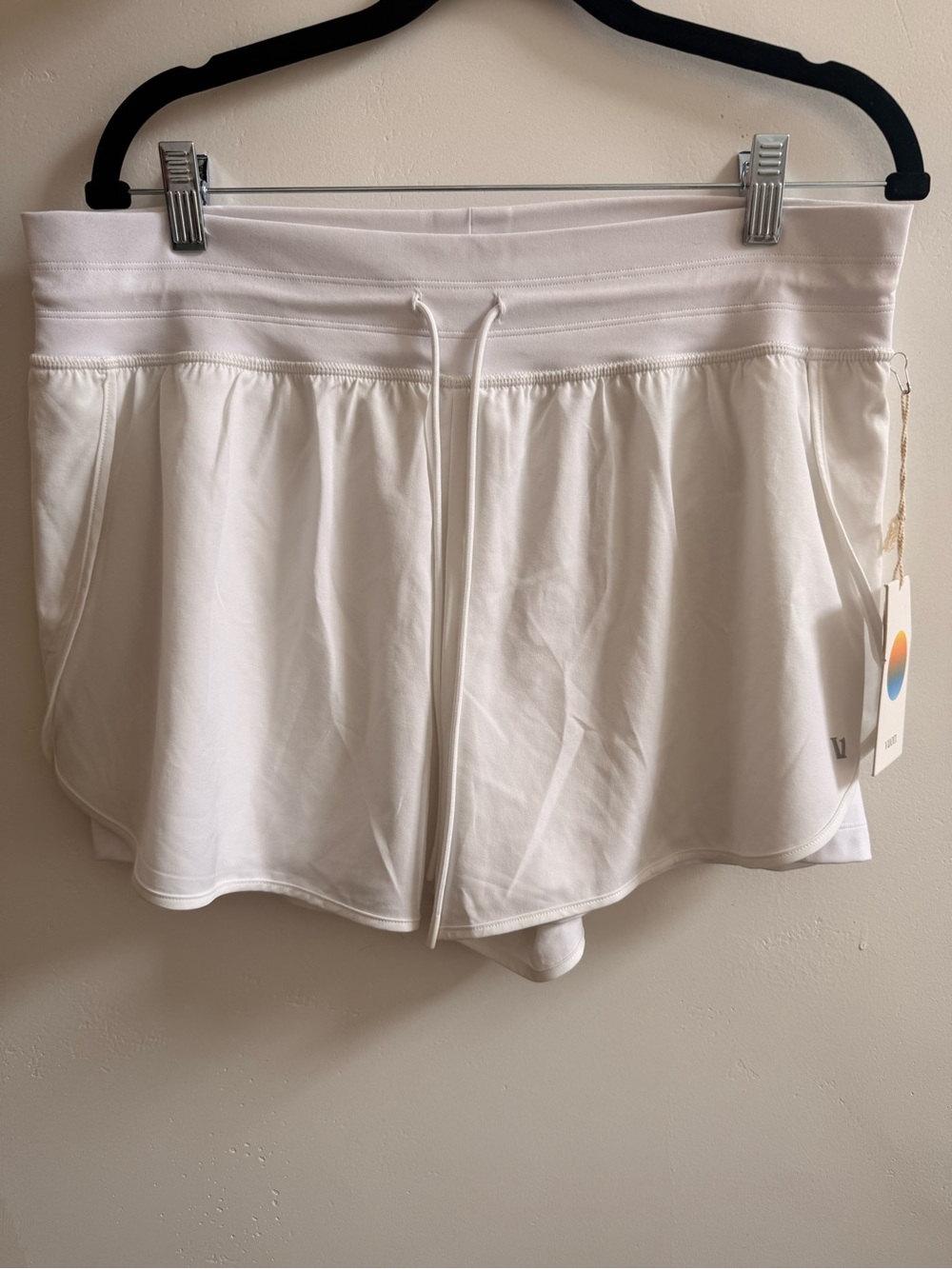 Vuori White Athletic Skort with Drawstring Waist